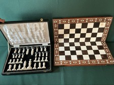 Schachfiguren handgeschnitzt