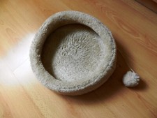 Runder Liegeplatz Katzenbett Plüsch für Katzenbaum mit Spielbommel ca.30cm groß