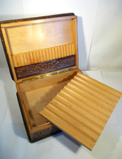 antike Zigarren- / Zigarettendose Holz + geprägtes Leder Motiv: Don Quijote