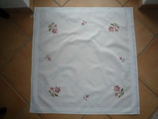 Tischdecke Mitteldecke mit Blumen, gestickt, Rosen rosa grün, Rosali, Handarbeit