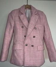 Eleganter, rosafarbener Tweed-Blazer von SHEIN im klassischen Bouclé-Stil.