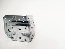 Winkelverbinder mit Sicke Steg