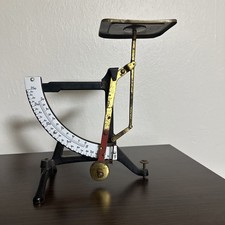 Alte mechanische Briefwaage