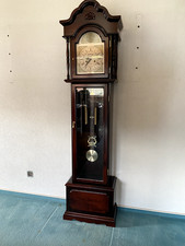 Standuhr  Mahagoni mechanisch mit Pendel und Schlagwerk