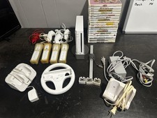 Nintendo Wii Game Console + 4