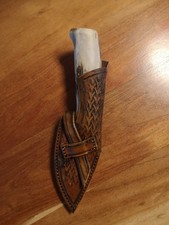 100% Handgefertigtes Jagdmesser mit Hirschhorn Griff und  Rindslederscheide