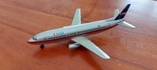 Flugzeugmodell boeing 737 400 - flugzeugmodell,