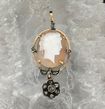 Ausgefallener Anhänger in