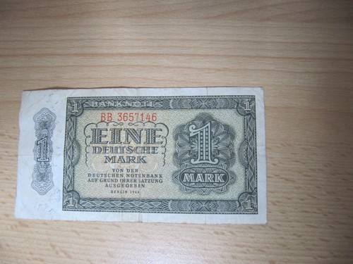 Banknote eine deutsche - -,