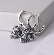 I05 Earring Skull with Horns