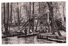 AK Spreewald, Partie aus dem Spreewald, Brücke mit Kahn, aus 1962, gelaufen