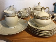 21 Teile älteres Kahla Kaffeegeschirr beige, weiß mit Golddekor - DDR Porzellan 