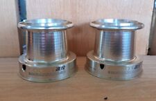 2 × Daiwa Tournament-S 5000 T Ersatzspulen Ersatzspulen (SS3000) Spulenköpfe TOP