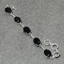 Facettierter schwarzer Spinell