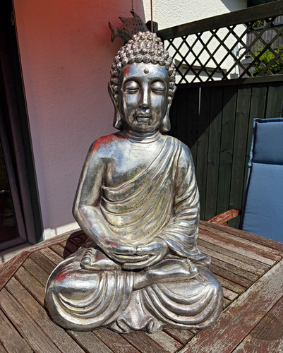 Buddha figur silberfarben - buddha-figur,