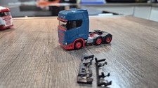 Herpa Scania CR20 HD 3-achs Solo-Zugmaschine in Vögel-Farben.