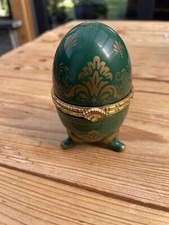 Porzellan Ei auf 3 Füßen Blumendekor Faberge Art Deko Dekoration Figur Statue