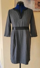 Elegantes Kleid mit Ledereinsätzen