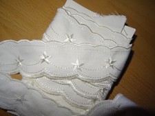 Borte Spitze mit Stickerei Stern 4,35 m lang 4,5 cm breit Vintage Nauener Spitze