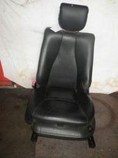 Sitz links vorn Leder