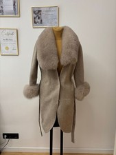 Eleganter Mantel aus Alpaka-Wolle mit echtem Fellbesatz – Größe S