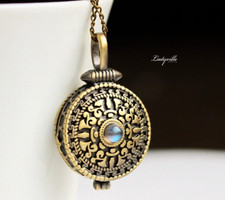 Halskette Medaillon Mondstein