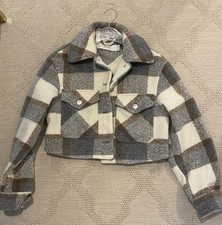 Neu Bershka kurze Jacke XS