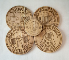 Holz Bier-/Kaffee-Untersetzer Set 4 Stk + Halter – Lasergravur • optional Öffner