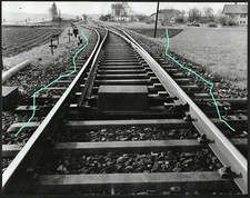 Vintage Foto um 1950 Eisenbahn Schiene Sachlichkeit Zug Lok Unendlichkeit  photo