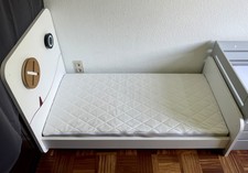 Hülsta-Kinderzimmer mit Kinderbett / Babybett und Wickelkommode