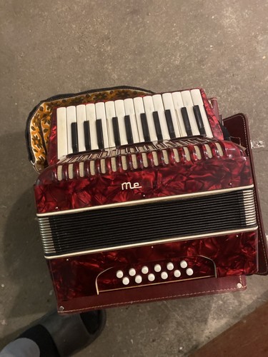 Pianoakkordeon vermutlich - pianoakkordeon,,