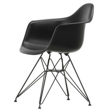 Vitra Eames Plastic Armchair