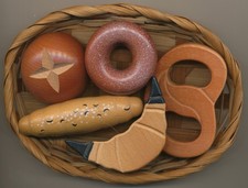 Brotkörbchen für Kaufladen aus Holz, neuwertig