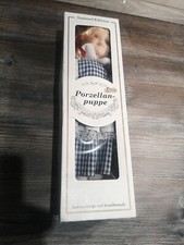 schöne Porzellanpuppe