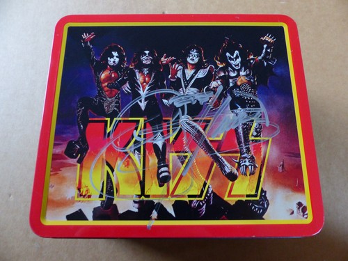 Kiss gene simmons signed - kiss,