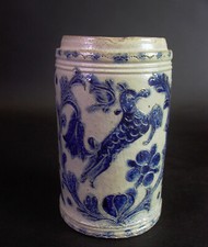 - uralter geritzter Bierkrug -