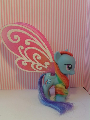 Little pony rainbow dash - g4,