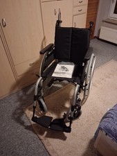 Leichtgewichtsrollstuhl Breezy Parix 2 Rollstuhl mit Trommelbremse SB:43cm