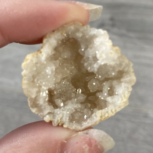 Schneequarz kristallgeode - -,
