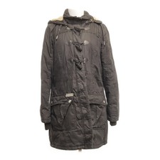 Save the Queen, Wintermantel