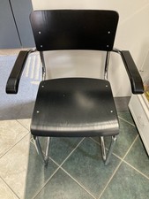 Thonet S43 F Freischwinger, Stuhl mit Armlehnen, Stahlrohr verchromt