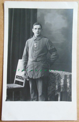 Soldat mit armbinde - soldat,