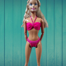 Bikinis Kleidung, Kleidung