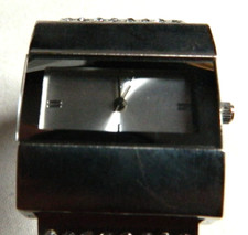 Silberne Lbvyr Quarz Analog Damen Spangenuhr mit Schmucksteine