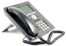 Avaya 9608 IP Deskphone - VoIP-Telefon  mit Standfuß vergilbt
