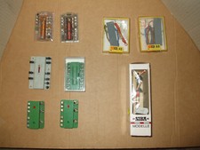 Ein Siba Formhauptsignal in H0 und verschiedene Relais für die Eisenbahnanlage
