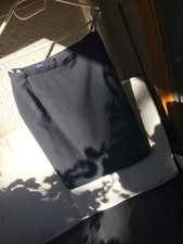 Damenrock Gr. 38 in schwarz, knielang "TOP"