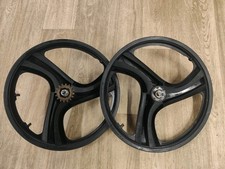 Schwarzer 3 Speichen BMX Mag