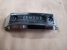 Chrom Emblem mitte Gabelbrücke Yamaha XV 750 Virago 4PW ´97 XV750 Bremsverteiler