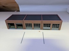 H0 HO 1:87 Gebäude LKW Garage 6fach vormontiert braun (3)